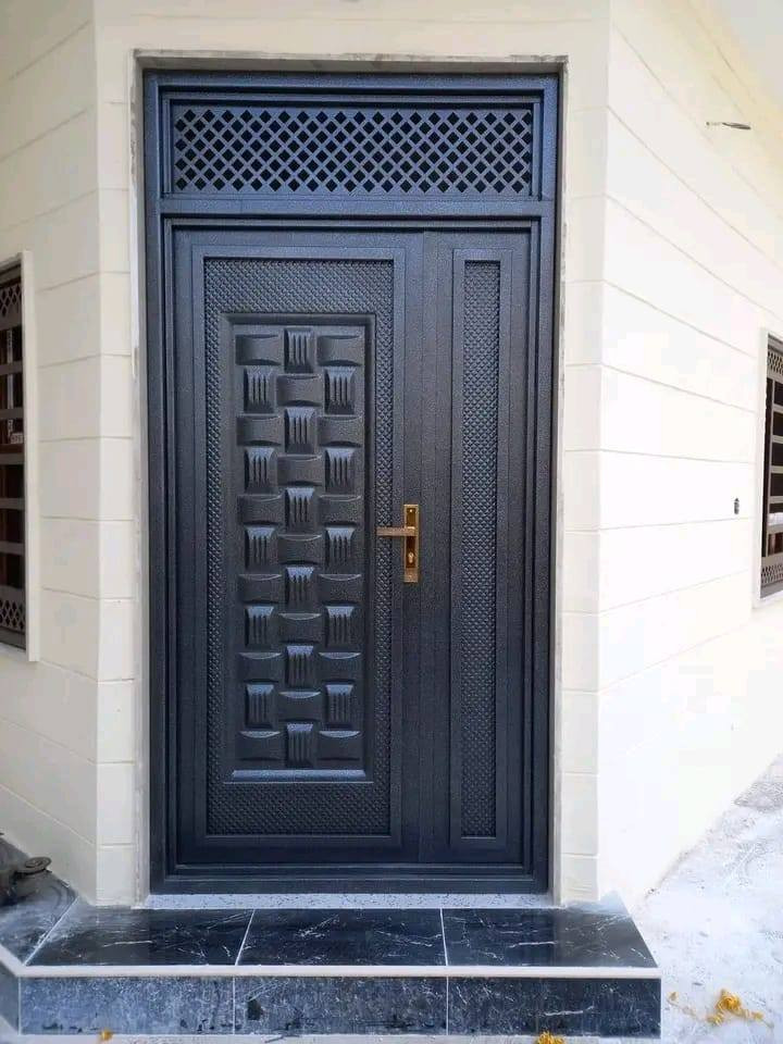 سلام عليكم اي شخص محتاج حداد لكافة أنواع الحدادة يجيك الباب سبع قصور حي اور مدينه الصدر شعب ابو فاطمه الحداد ***********
