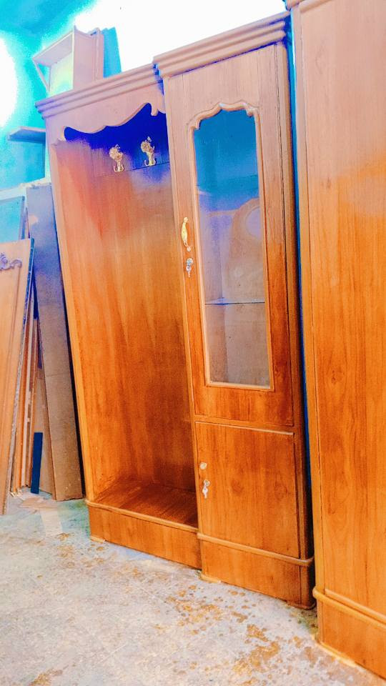 سلام عليكم  غرفه 5 ابواب صاج تزكام درجى اولى نضافته 95 بلميه للبيع او المراوس سعره 550 العنوان النجف شارع المدينه للاستفسار اتصل
***********
