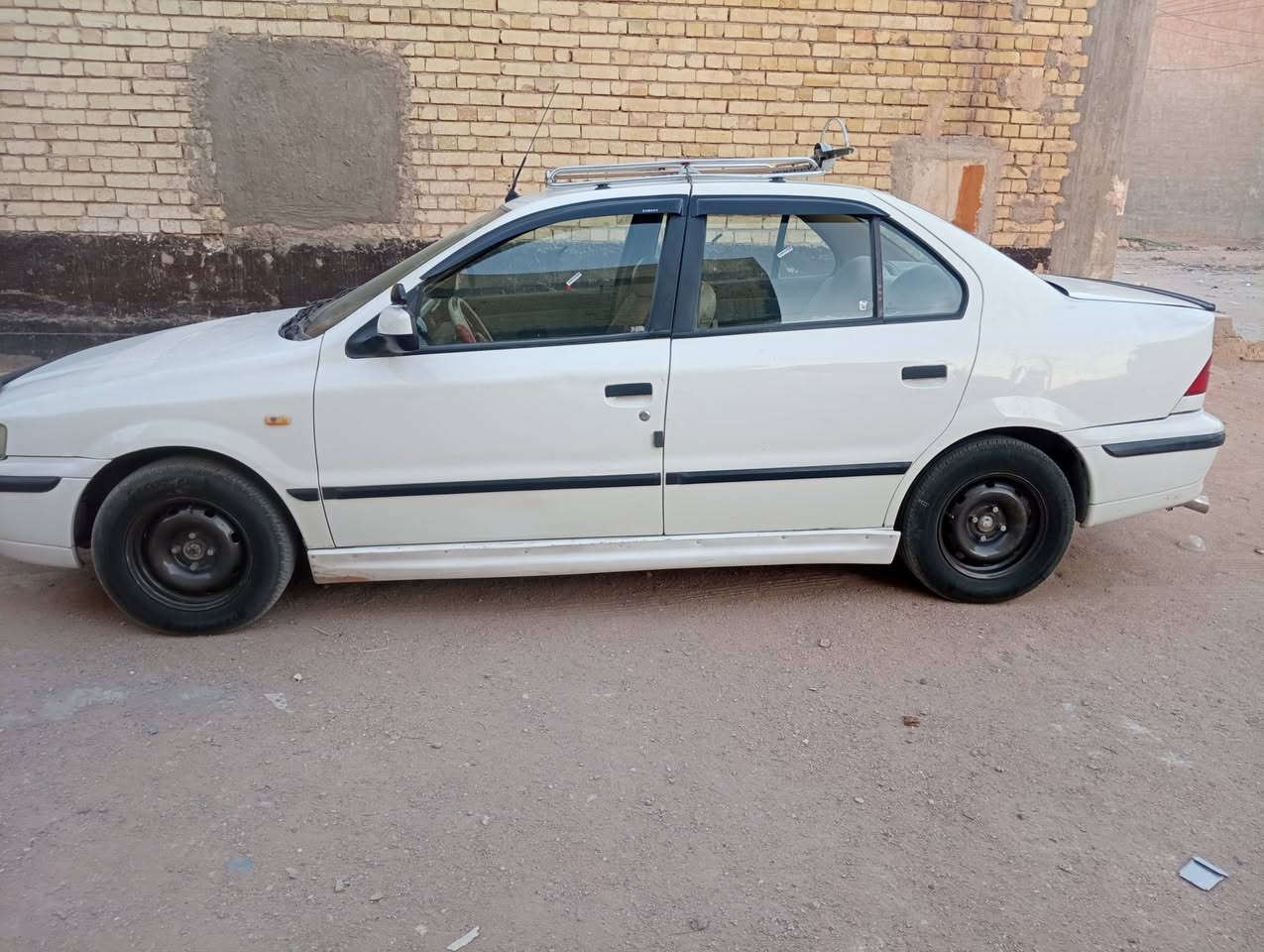 السلام عليكم عندي سياره للبيع سمند تبريد ثلج ومكينه وكير نضيف سياره جاهزة لتواصل ***********
