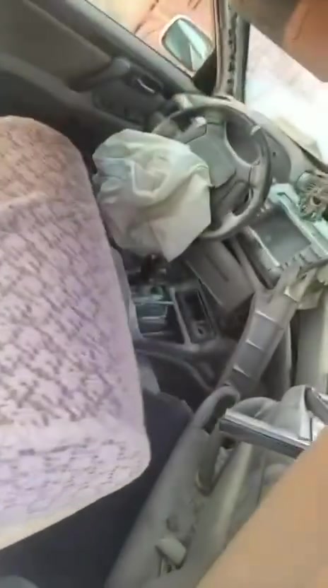 سلامو عليكم ملكه كرستال أصل مكينه وكير ديفور زغير سياره لا كصه ولا شي كفاله رقم دولي بسمي سياره فقط هاذه لحادث بيع مستعجل مكان ذيقار شطره ***********

