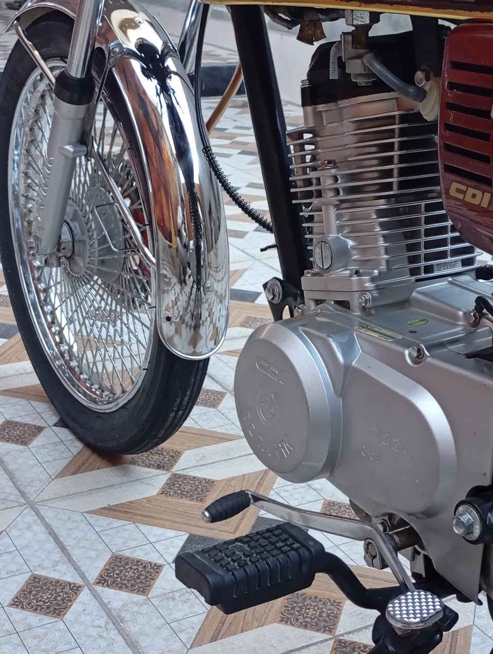 سلام عليكم دراجه تايكر موديل24 للبيع او مراوس اوراق دراجه خير من الله السعر 650وبيهة مجال مكاني بلدروز 
الاتصال.                               ***********
