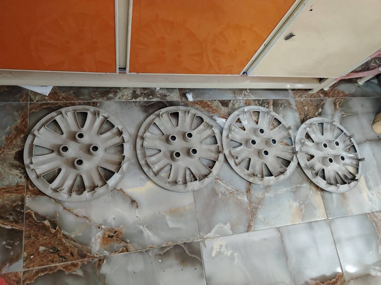 السلام عليكم تخم كبات سايبه موديل 25 تخم كبات طيبه موجود 24 مكانها بغداد البنوك الرقم *********** سعر الكاب الطيبه بعشره وسعر السايبه 15
