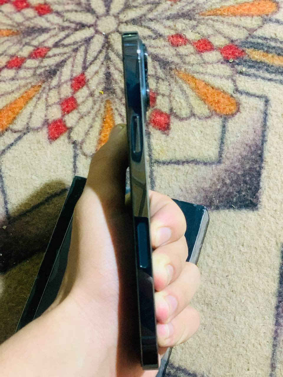 السلام عليكم آيفون 13برو ماكس أمريكي البطاريه 89 النضافه 95 استخدام شخصي  ما مفتوح الجهاز السعر 675 وبي مجال قليل العنوان بصره قبله حي المهندسين ***********
