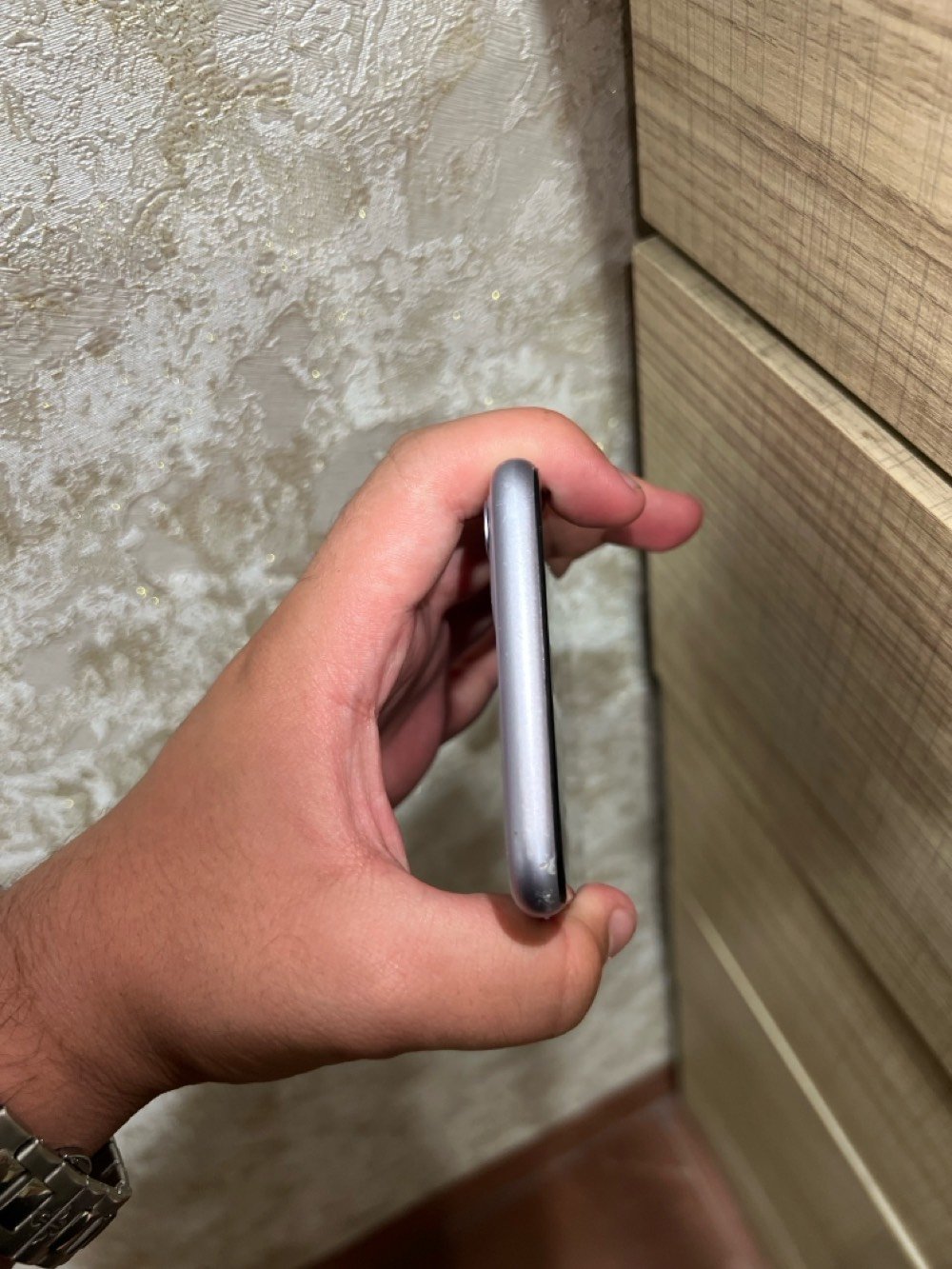 ايفون 11 للبيع 

جهاز نضيف كلش 

ذاكره 128

بطاريه 82 بلادي

امبدل شاشه اصليه ثلاث خيارات فيس ايدي شغال بس ميلقط

سعره 225 وبيه مجال للشراي فقط

مكاني موصل ايسر حي المهندسين