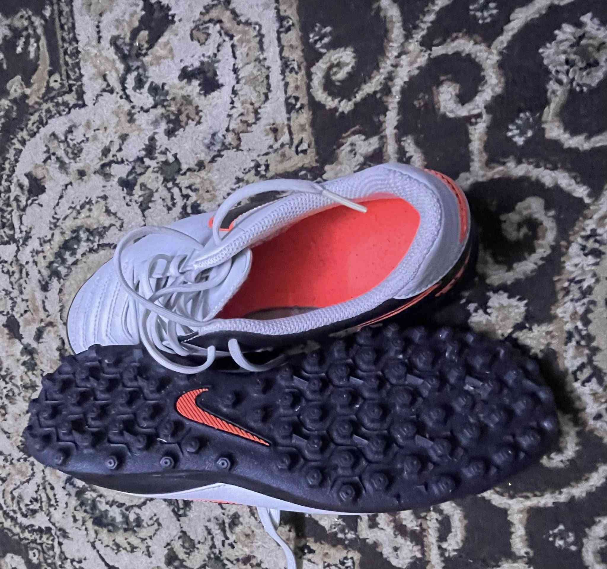 حذاء لعب نايك تيمبو قياس40 نظافه 95 بالميه…. السعر60 الف


**إذا كنت صاحب هذا الإعلان وتريد حذفه لأي سبب، رجاءا أرسل رسالة إلى الدعم الفني**