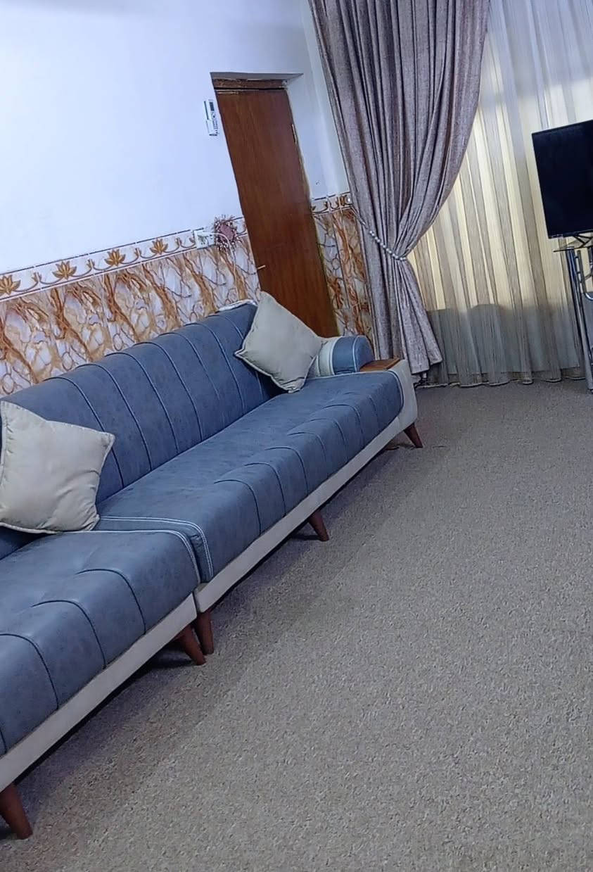 للبيع ديوان عشرين مقعد (13 متر) تفصال عراقي القماش وتر اللون رصاصي هوة وكوشاتة سعرة 750 وبي مجال لان جديد وتفصال بمليون وربع صار


**إذا كنت صاحب هذا الإعلان وتريد حذفه لأي سبب، رجاءا أرسل رسالة إلى الدعم الفني**