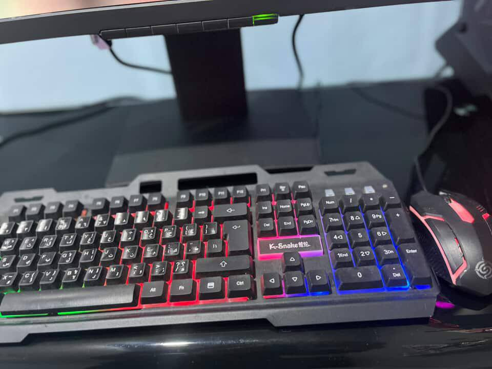 حاسبه للبيع مرتبه وكامله مع ملحقاتها شغل والعب .
السعر فقط 500 الف 
تواصل مع صاحب التجميعه واتساب او اتصال على هذا الرقم 
***********
العنوان دهوك سيميل و متوفر توصيل لكافه محافظات العراق 

المواصفات بالصور والكتابه: 

Cpu: Intel Xeon 2650 V4 12 core 24 thread 
Gpu: Amd Rx 580 8gb 2048sp
Motherboard: x99 ddr4 xeon
Psu: 400w 
Ram: 8x2 16gb 
Storage 1: 256gb ssd sata
Storage 2: 128gb ssd sata
Cooler : Air cooler rgb
Case : darkflash 8 fan rgb + hab + control 

الملحقات : 
* 2 شاشة حجم 24 و 75 هيرتز 
* ماوس Rgb
* كيبورد Rgb
* Usb WiFi+ Bluetooth
