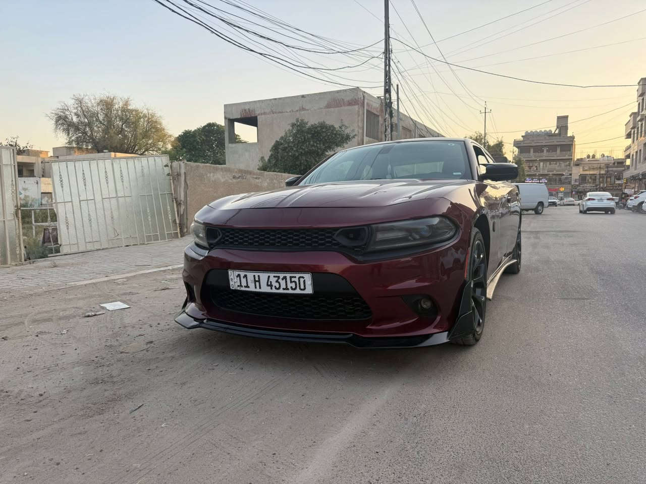 السلام عليكم جارجر sxt plusموديل 20 اللون كرزي وارد امريكي حادث خشم البنيد صبغ شي قليل من البنيد شخط باب السكن والخلفي من امريكا  مكينه كير تبري صدر كفاله المكينه 3600 ماشيه 45 الف ميل السياره كشن كهرباء خزن ميموري تدفه تبريد الكشن فتحه بالسقف السياره كامل مواصفات السعر 240 ورقه وبيها مجال بسيط للاستفسار الاتصال على الرقم ***********
