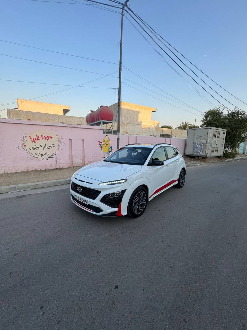 سلام عليكم 
هونداي كونا موديل 2023
السياره فول مواصفات 
فتحه 
بصمه 
كشنات تدفئه تبريد. 
ويل كب كروم 
السياره N 
حادثه كلش حلو جاملغ وباب بجم كبس بدون دواخل 
كلش حلوه السياره بل حقيقه 
السعر 164 
مكان السياره بغداد الصليخ 
*********** غير متواجد عل فيس
