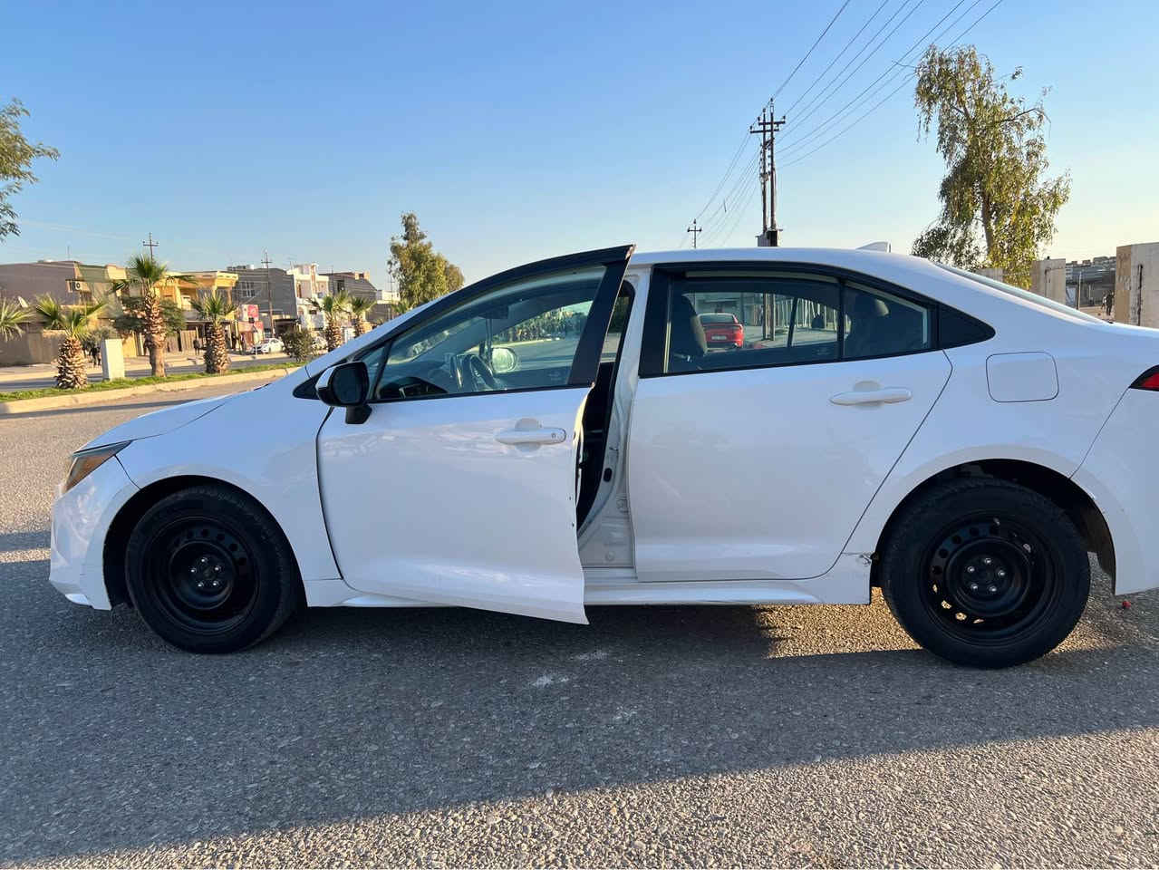 السلام عليكم 
للبيع كورلا 2021 Le
محرك 18 المرغوب 
رقم سليمانية دولي
رقم سنويه كله جديد لل27 شهر 10
مواصفات 
مثبت سرعه 
شاشه 
كامره خلفيه
تحديد مسار
رادر
زنون ناصي 
محرك وكير شرط 
محرك جديد مبدل 
تبريد ثلج 
السعر 158 بي مجال للطيبين
ضرر بونيد صبغ فقط وجاملغ الامامي بارد 
الاتصال ***********
مكان كركوك كركوك, العراق
