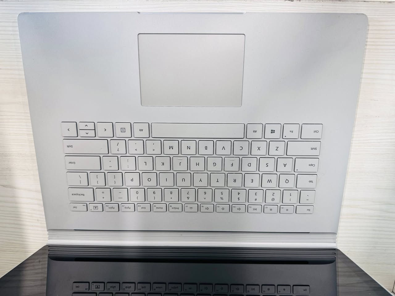 �✨ عرض مميز – Microsoft Surface Book 3 | فئة الاحتراف ✨🔥
الجهاز اللي يجمع قوة اللابتوب + مرونة التابلت بجهاز واحد 👌💻

✅ المعالج: Intel Core i7‑1065G7 – الجيل العاشر ⚡
✅ الرام: 16GB أداء سريع وتعدد مهام بدون تعليق 🚀
✅ التخزين: 256GB SSD – سرعة إقلاع وتشغيل خرافية 💾
✅ الشاشة: لمس عالية الدقة قابلة للفصل والعمل كـ تابلت 👆
✅ التصميم: هيكل فاخر + وزن خفيف مناسب للشغل والتنقل 💼
✅ الاستخدام: تصميم • دراسة • برمجة • أعمال مكتبية احترافية

💥 جهاز عملي وفخم بنفس الوقت… مناسب لرجال الأعمال والطلاب وصناع المحتوى.

📍 الموصل – المجموعة الثقافية – فرع الحاسبات خلف الجرزات
📞 ***********
📞 ***********
📞 ***********

🔥 تكنو ماستر – تختار جهازك بثقة وإحنا نضمنه

#SurfaceBook3 #MicrosoftSurface #Corei7 #LaptopPremium #تكنو_ماستر #لابتوبات #موصل #SurfaceLaptop
