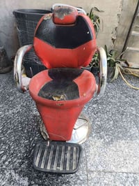 كرسي حلاقة • محتاج تغليف • قرب حسينية الإمام علي