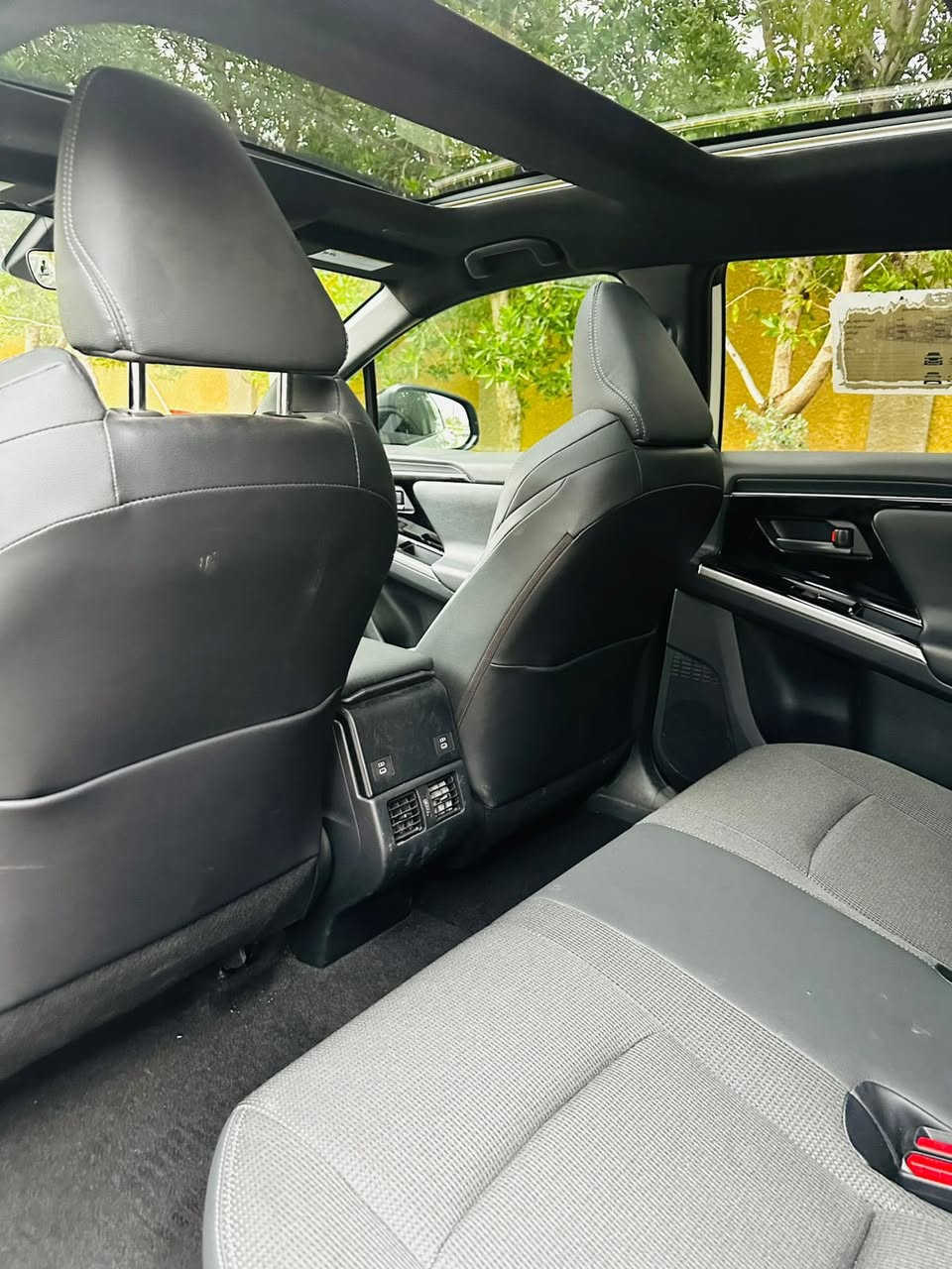 هاي السيارة لاي احد يريد يشتري سيارة كهرباء بس متخوف من الصيني لان هاي السيارة تويوتا ياباني اصلي وارد امريكي
سيارة bz4x كهربائية ١٠٠٪؜ ياباني اصلي وارد امريكي (مو صيني)
السيارة موديل ٢٠٢٤
مواصفات فل
تمشي قريب ال ٥٠٠
ماشية تقريبا من١٠٠٠٠//١٥٠٠٠الف
من بعض مواصفاتها
بانوراما
مطعمة بالجلد
كراسي تدفئة تبريد
كاميرات
قيادة ذاتية
٨ سماعات jbl
شاشة حجم كبير تدعم ابل كار بلاي واندرويد اوتو
*ايرباكاتها سليمة ١٠٠٪؜
حادثها خفيف
وسعرها لقطة بس ب ٢٠٠٠٠$$$دولار
رقم التواصل :***********
