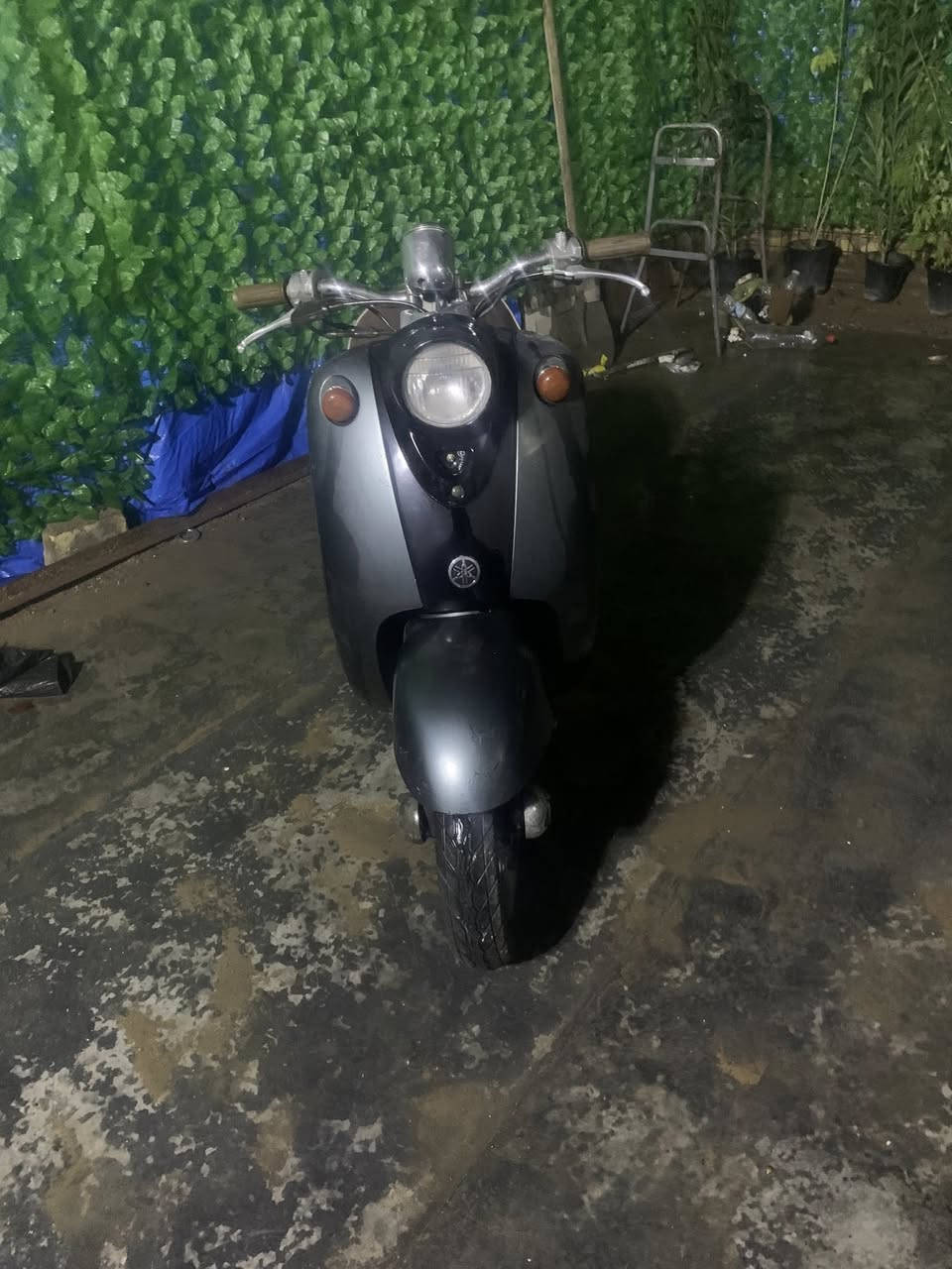 سلام عليكم 
كلاسك كامله مكمله فحل 
يرادلها شويه تنظيف كابريتر بس شغاله شلعه معدل 
ب٢٧٥ وبيها شي قليل مكاني الشعب ***********
