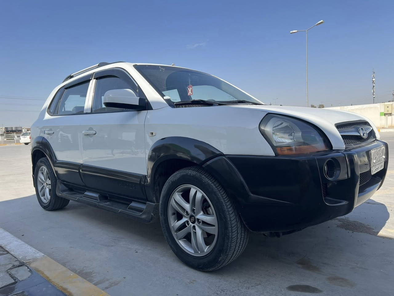 توسان ٢٠٠٩مكفوله ماعدا البنيد وشويه بلجاملغ صبغ جاهزه من كلشي ماعايزه اي شي للاستفسار ***********سعره ١١٥وبيه مجال قليل مكانه بابل
