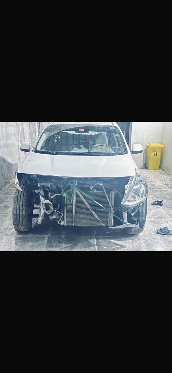 السلام عليكم نيسان سني هندي 2023 ماشية 65 الف 
سيارة جديدة وحلوة بيهه حادث گدام صورة الحادث مع الصور منشورة سعرها 120 مجال كلش قليل رقم اربيل دولي الجديد مكاني البصرة رقم الهاتف *********** البصرة, العراق
