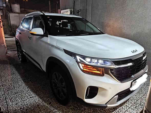 تحيه طيبه 
للبيع كيا سيليتوس موديل 2024
 وارد خليجيه 
فول مواصفات 1/1
رقم بغداد اخر اصدار 
السياره ماشيه 10 لاف كم فقط 
بعده زيرو بمعنى الكلمه
مكفوله من صبغ وبارد  
استلام شهر 3بعده بضمان الشركه 
جميع العده والسبير غير مستخدمه 

المواصفات لمن يود الاطلاع عليها 
- بصمه عدد 2
- بانوراما على مستوى السقف 
- هاند بريك بصمه 
- كشنات جلد مطعم بلونين انيق جدا 
- اوتو هولد 
- اوتو ستارت 
- رادار امامي للتوقف الذاتي 
- تثبيت مسار 
- كامرا دواره 
- شاشه كبيره متصله مع الداشبول تدعم جميع البرامج 
- حساسات محيطيه على جميع جوانب السياره 
- اوامر صوتيه 
- مثبت سرعه 
- ايرباكات محيطيه 
- لايت ايل اي دي بالشباك 
- لايت عدسه وزنون 
- ويل كاب تيتانيوم 
- اشاير بالمري 
- بك لايت ال اي دي متصل 
- حساس ضغط الاطار 
- مانع انزلاق 
- تبريد قطعتين بارد جدا 
- منافذ شحن خلفيه 
- تبريد شاشه 
- ثلاث وضعيات قياده وثلاث 
- وباقي المواصفات الستاندر المعروفه 
الاضافات . . . 
السياره عليه جي بي اس تتبع 
ومسويله شبكه لحمايه الراديتر من الحصى 

- السعر 18300$
- للاتصال ***********
