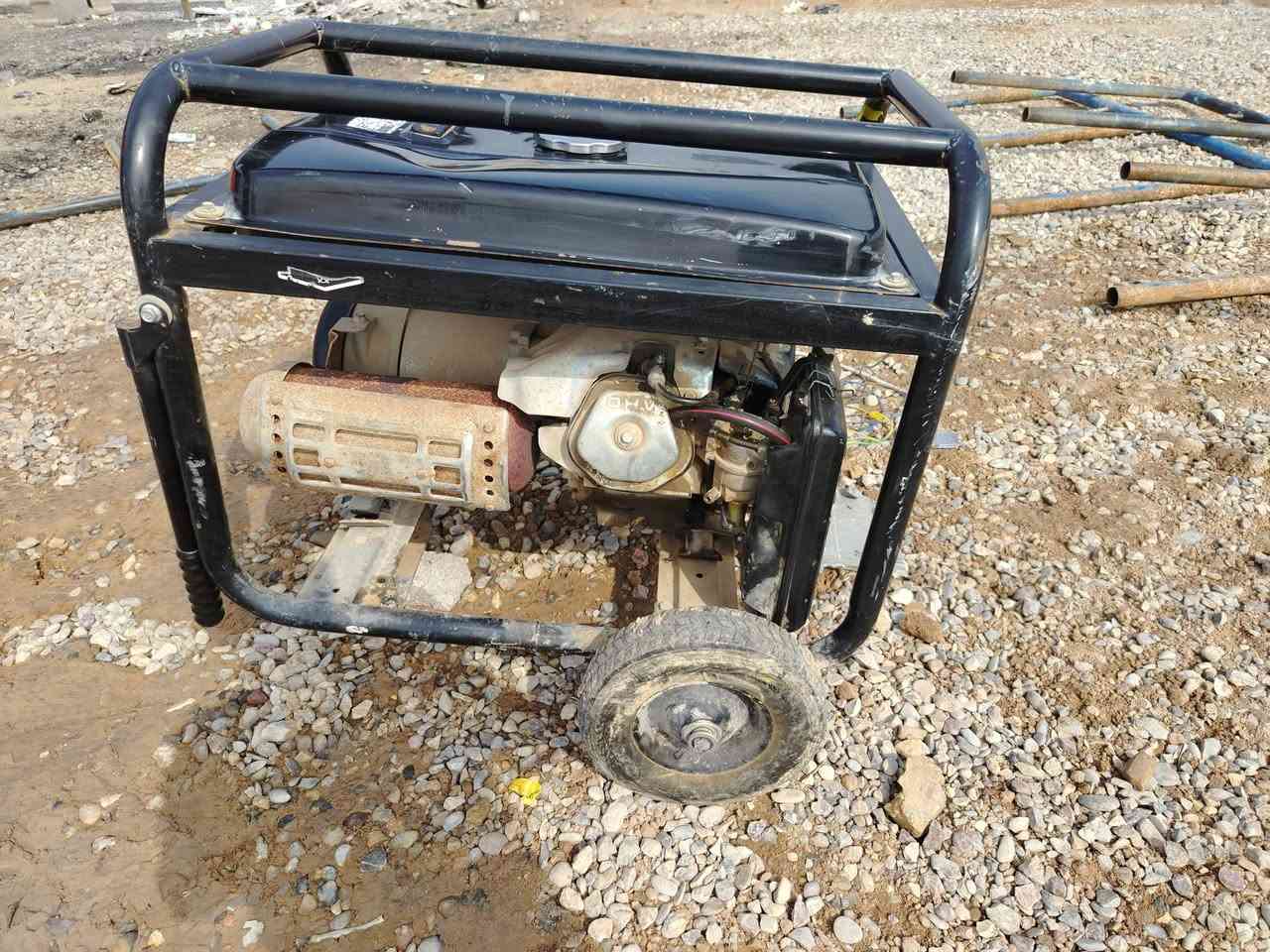 السلام عليكم مولد للبيع في ديالى كاطون الرازي  السعر ب 400 وبي مجال الرقم ***********
