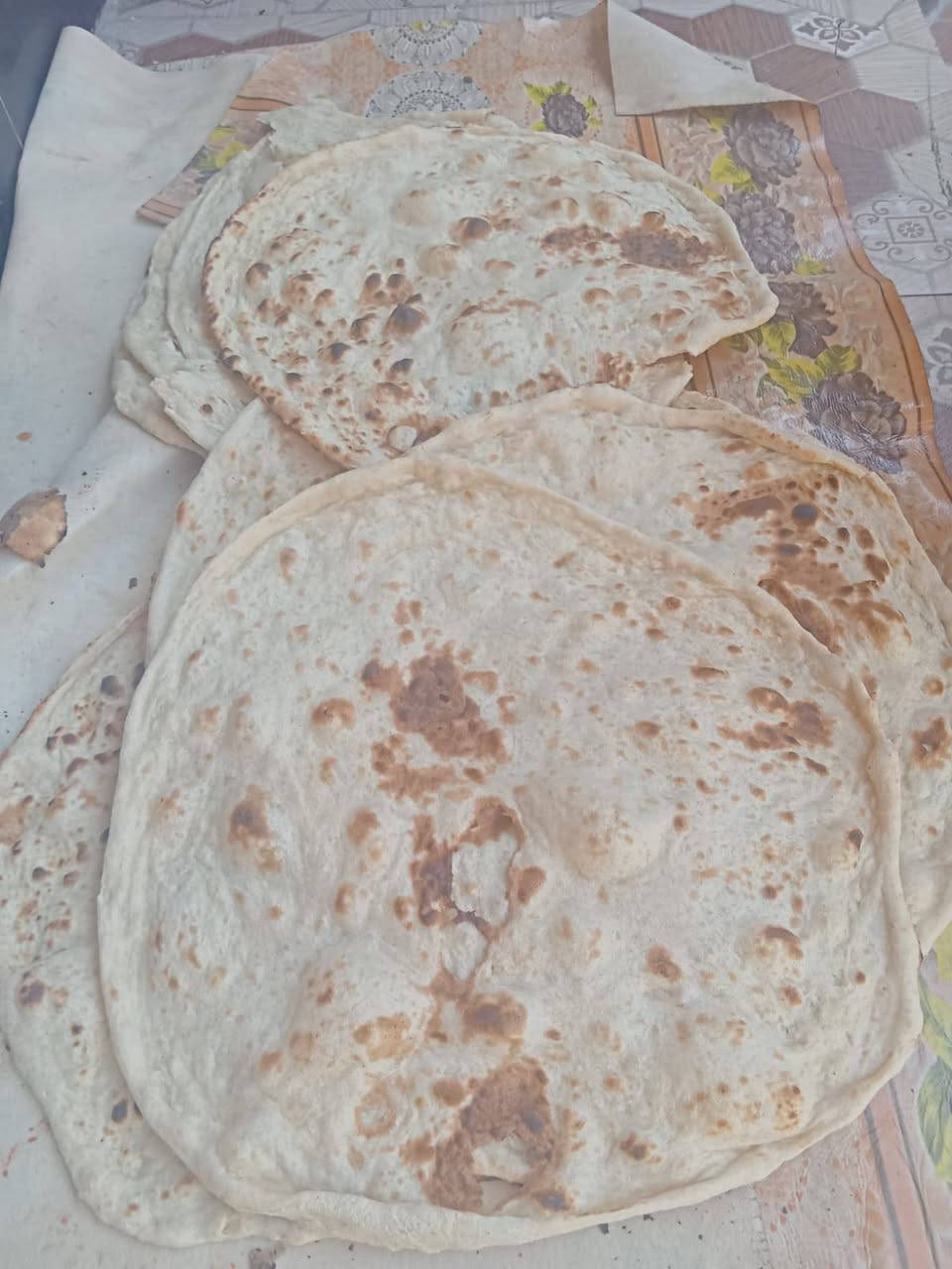 سلام عليكم يوجد خبز بيت 5 بالف ومابي صودا بيناتنه ذا بي صواد واكو كيك جاي همات


**إذا كنت صاحب هذا الإعلان وتريد حذفه لأي سبب، رجاءا أرسل رسالة إلى الدعم الفني**
