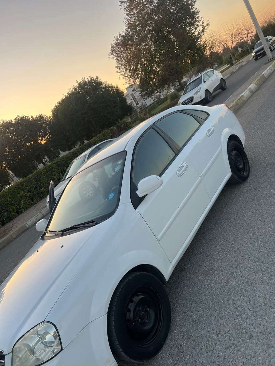 شۆفرلێت ئۆپترا مۆدێل 2013  سپی بەفری یەک پارچە و دۆسەی بنی لای سەیاق بەس سبوغە // سەیارەکە بێ مەسرەفە گێر و مەکینە و براوە و تەحویل و تەبرید سارد و گەرم بە شەرت بێ کێشەیە ناونیشان هەولێر                             
 رەقەم مۆبایل ….*********** أربيل, العراق
