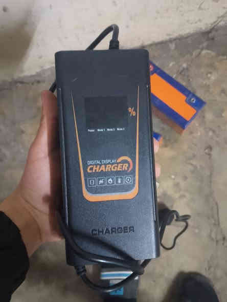 ابيعك علفحص وشرط مكاني ايسر قدس 65
***********  شاحنه 6 بتريي
