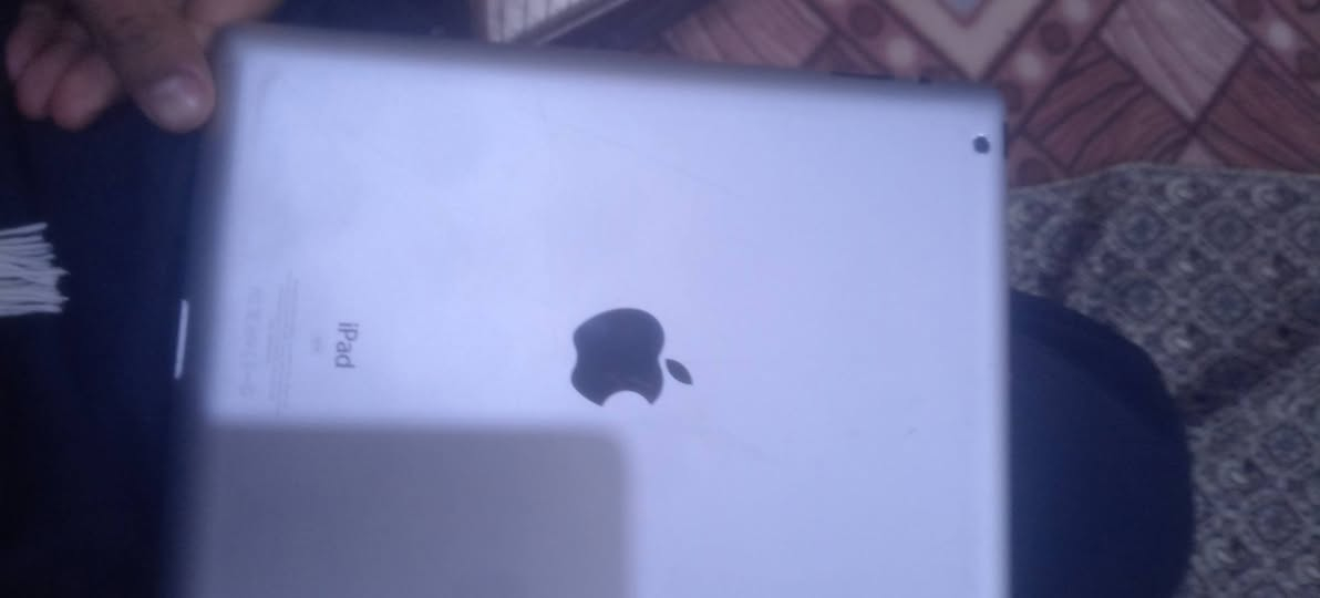 سلام عليكم ايباد ٦ ذاكره ١٦ ابيع جوم حديد اعيد وكرر جوم حديد اليباد شغال بي هواي العابمال اطفال رايده ب ٤٠ الف مكاني رميثه رقمي ***********
