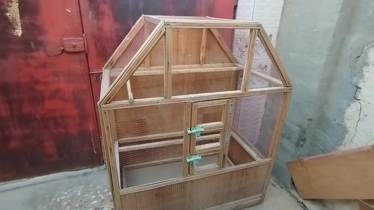 قفص للبيع ٤٠الف وبي مجال بغداد الحسينيه *********** وتساب
