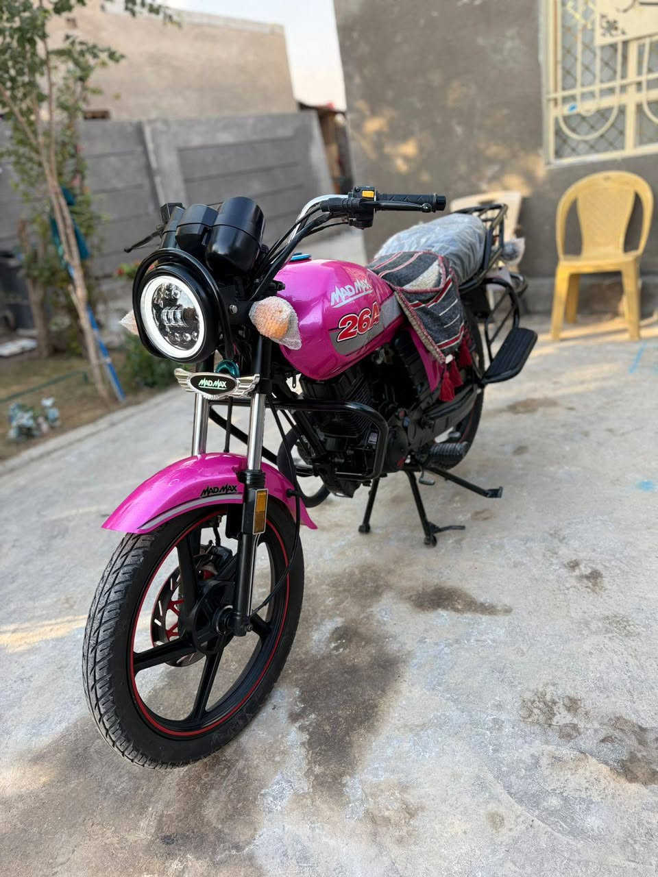 السلام عليكم اترجاك اقرء لمنشور قبل لتخابرني واذا مو شراي لتتصل امروتك
دايوان لون مميز موديل 2026 ماشيه 3000صار لها شهر طالعه من لوكيل
يعني بعدهي بالجيس مانقصها برغي مكفوله كفاله عامه من التاير لتاير
بيها وصل لمعرض واوراقها كلها جاهزه مابيها نقص خلاااص يعني
واتكفلك حتئ التاير شرط وبيها اضافيات وشغلات مميزه وحلوه
ساعه الكترونيه 
دشبول مميز
جداحه بلدشبول
شاحنه بالدشبو
 الدراجه طالعه من لمعرض 1650
واريدها. ب1500 وشنو تريده اني بخدمتك
((سبب البيع ضرف كلش صعب))
***********
***********
