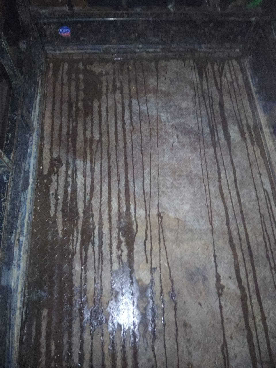 السلام عليكم ستوته للبيع مديل16 بليته شاصي وركبه مكفولات محرك نص عمر كهربائيات كامله بس السلف عوزه صجمات السعر800 وبيها مجال حك الجيه ***********
