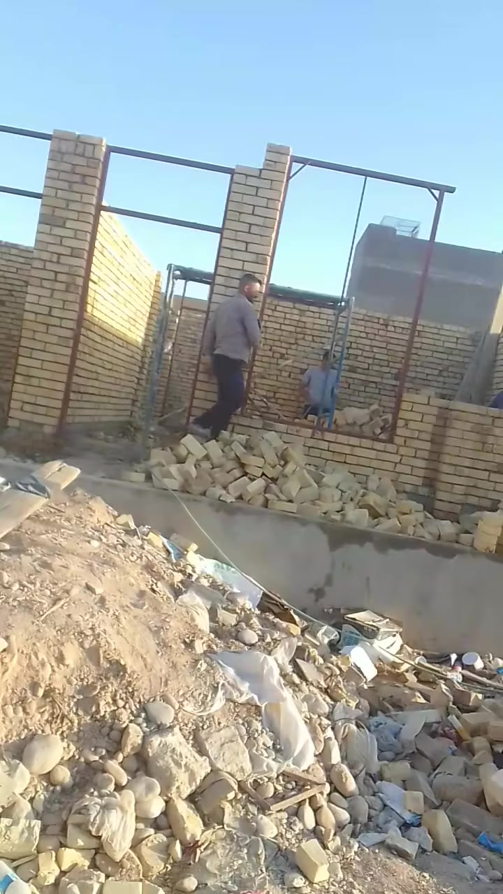 خلفه بناء متفرغ ***********
