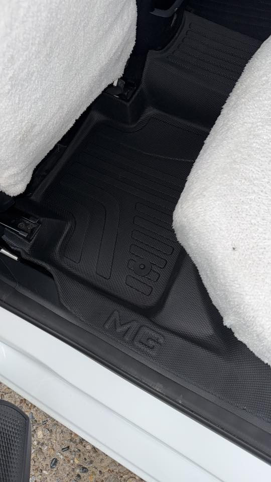 g gt 2025 ✨🔥
بێ بۆیاخ بێ سارد 📦
فوول مواسەفات 
بۆیاخ تەنک 
تەنها ١٣٠٠٠ ڕۆشتووە 
گاعی قاڵبی تێگیراوە و جوانکاری بۆ کراوە ،
 هیچ مەسرەفێکی تیا نیە 
نرخ : 124$ 💵
ژمارەی مۆبایل : *********** 📞
