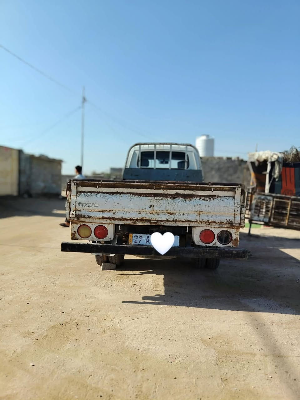 يالله سلام عليكم كيا حمل لبيع موديل 2007محرك 3000مسكر مكفوله من كصه وضربه قويه وشاصي محرك مكفول وكير مكفول حداديه خير من الله.. الرقم ***********..  السعر 80وبيه مجال لطيبين العنوان النجف الاشرف الحيدريه اتصل وبيك خير ودلل
