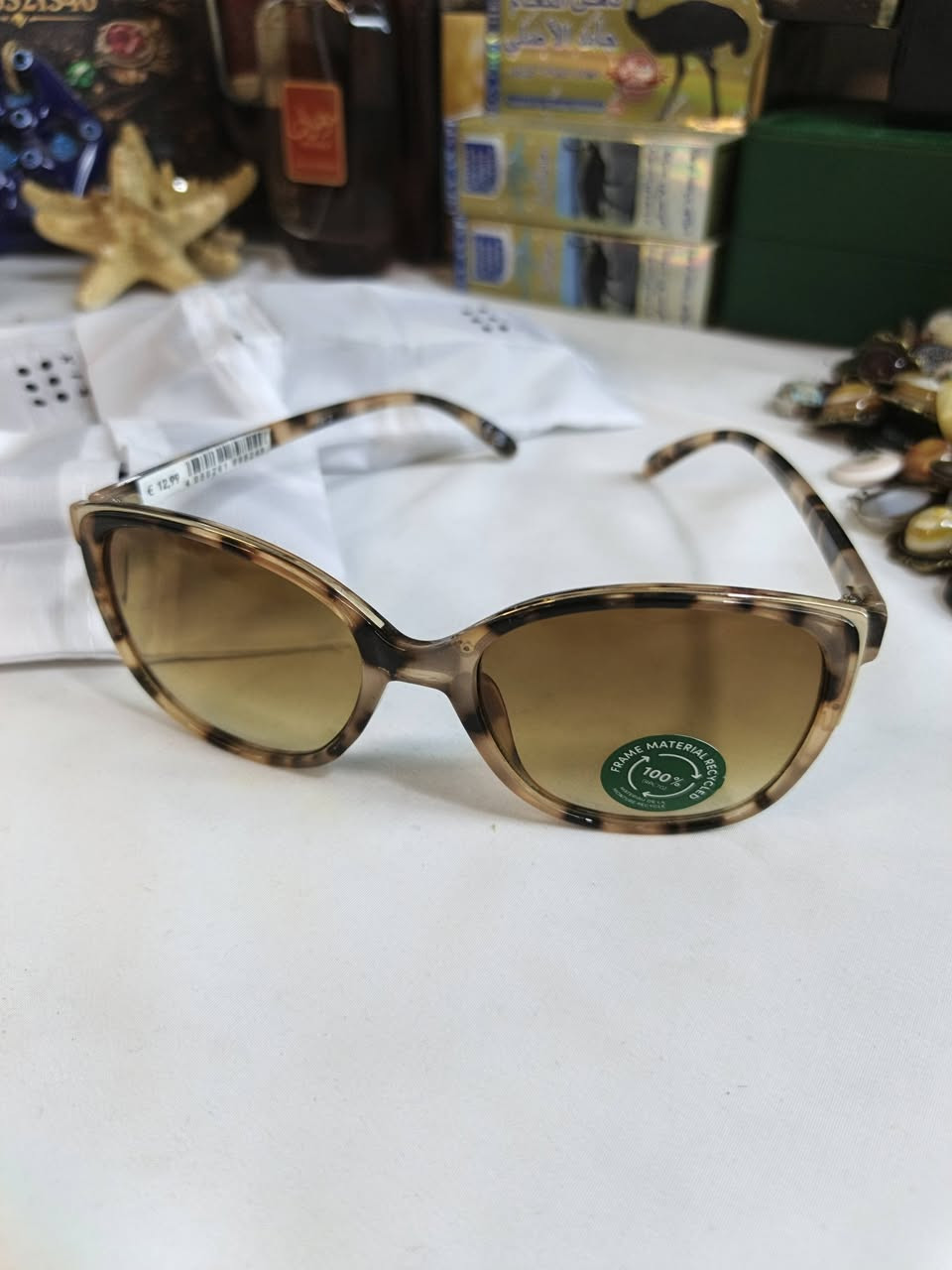 أكثر من ١٠٠قطعه كلهم ماركات طلعن با أمازون سعرهن مناسب للاستفسار ***********
