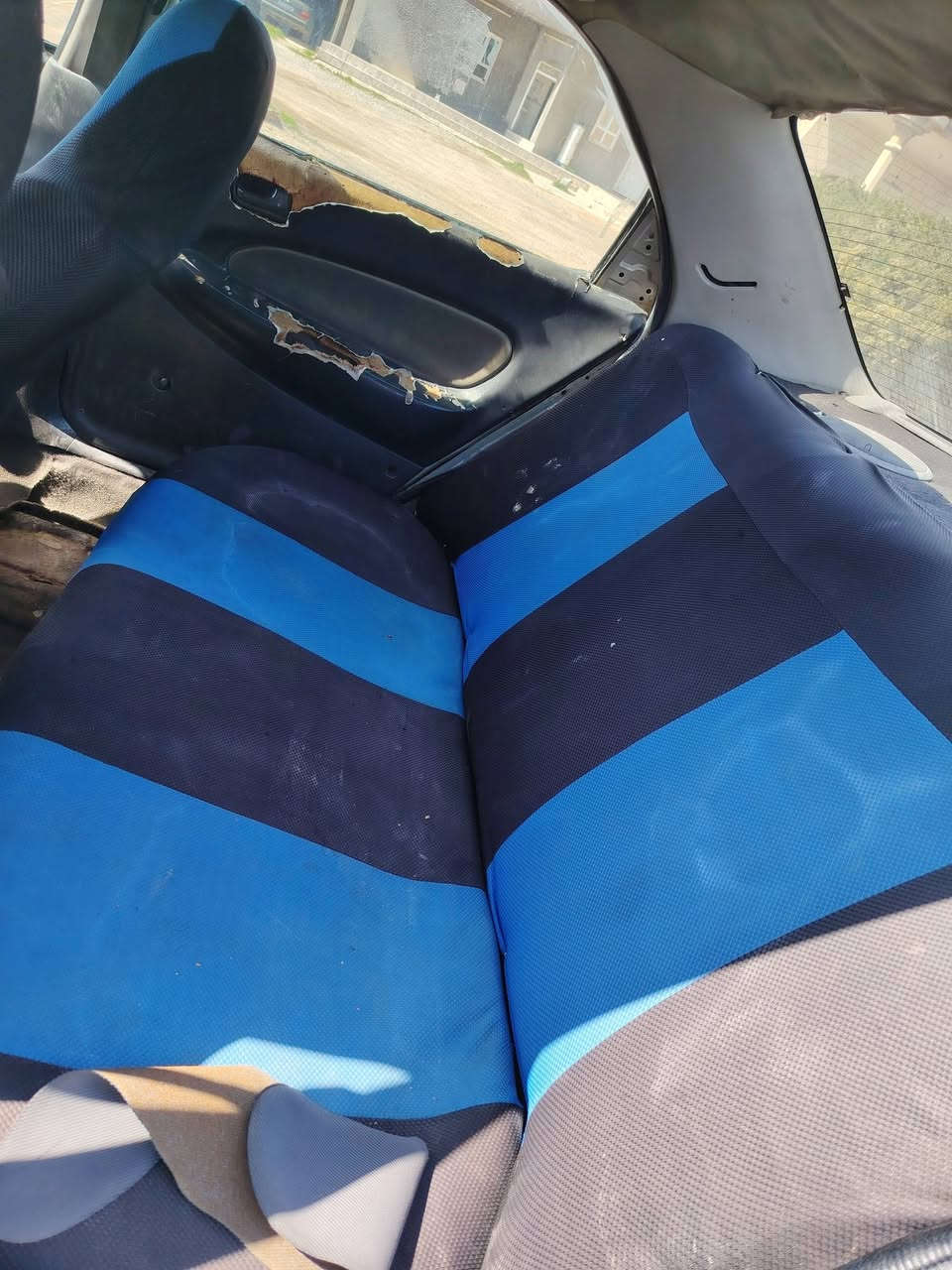 مازدا 323 فاصوليا
موديل 1993 ابيض اللون
محرك جديد عمرته رايمن قبل شهرين
كير + باتري جديد.. السياره جاهزه شغل وامشي

السعر 7 ورقات.. بيع مستعجل
السياره مكفولة من كلشي
بس ابيعها حديده
راسلني خاص... وتدلل ***********
