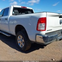 للبيع دوج رام 2500  محرك 8 سلندر 6400 باب طويل وبدي طويل  موديل 24 هاي...