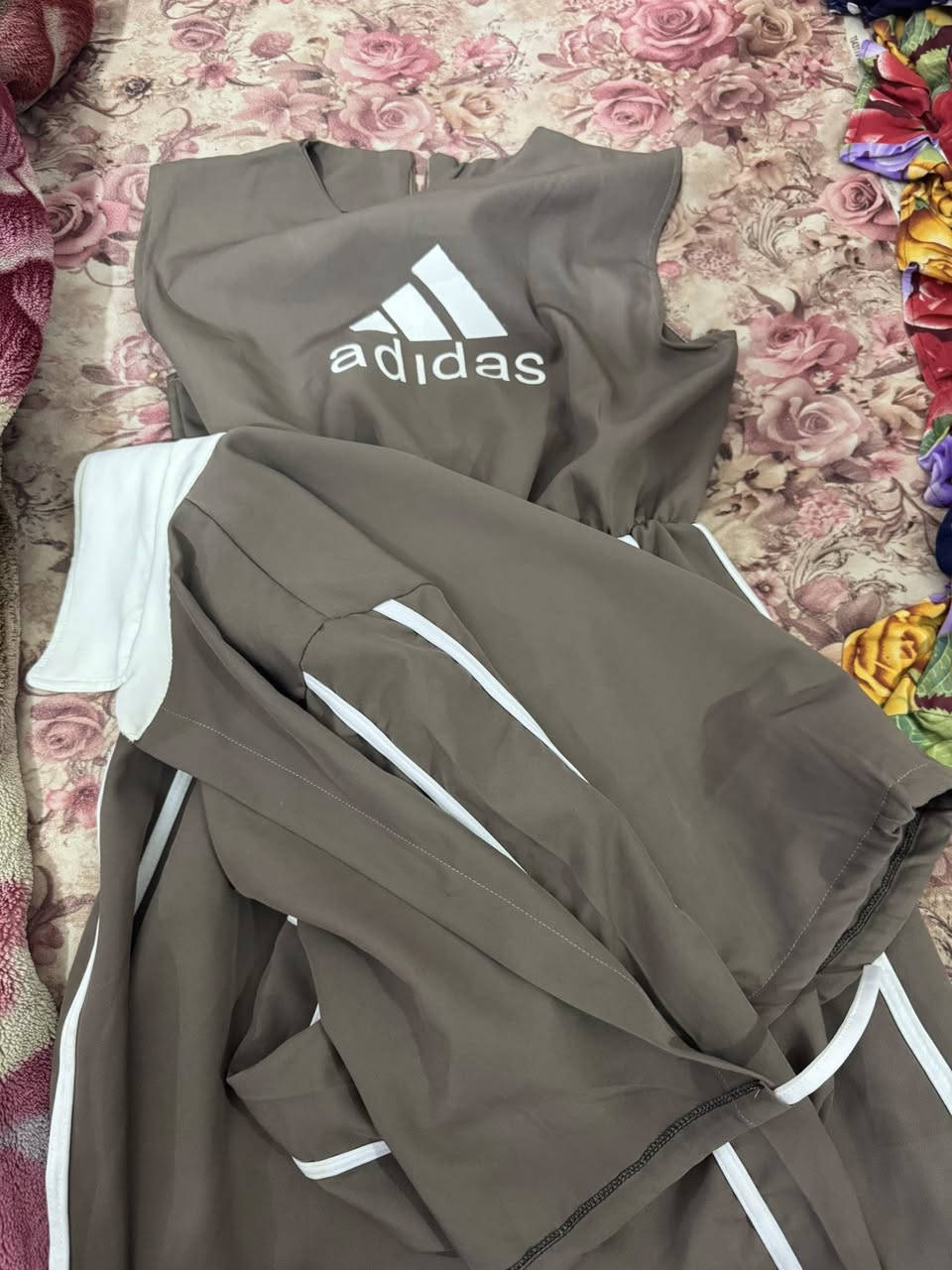 عباية سعرها 15 ￼ ‏فستان  قياس 48 سعره١٥


**إذا كنت صاحب هذا الإعلان وتريد حذفه لأي سبب، رجاءا أرسل رسالة إلى الدعم الفني**