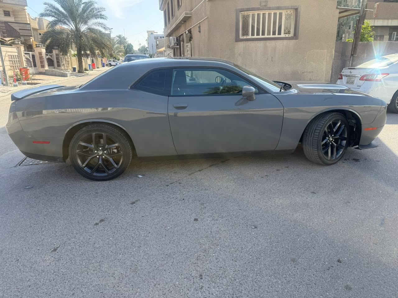 السلام عليكم
جالنجر 2023 رقم اربيل وبإسمي  
بدون اي ضرر امامي  
 RT 8 سلندر
شاشة جبيرة تراك بكج برفرمنس بكج 
سستم صوت الباين  دبلات اصفر srt بلادي 
عليها برمجة من امريكا ايكو تشتغل ٤ سلندر لل١٤٠ اقتصادية  ونورمال 
و٣ وضعيات للسبورت f1 و f2و f3 
محدث دعامية srt والقديمة موجودة
حادث جانبي بسيط صبغ فقط جاملغ امامي ايمن وباب مبدل نفس لون
كامله بدون نقص
ماشيه 26000 الف كيلو فقط  
رقم الشاصي 
‏2C3CDZBT5PH653348
مكينه 5700
السعر 24900 وبيها مجال بسيط 
العنوان بغداد - حي القادسية
***********
