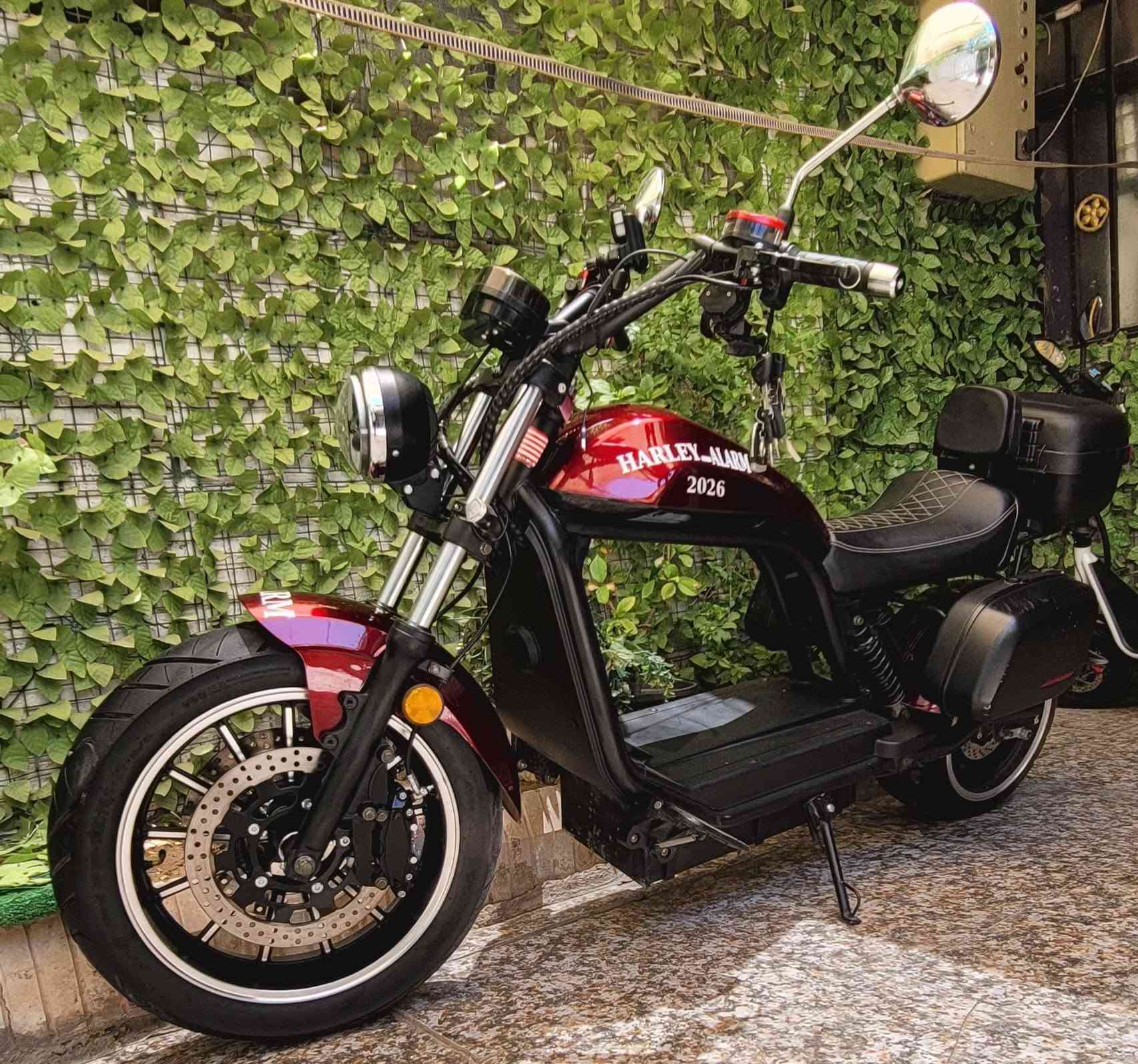 السلام عليكم...دراجه _هارلي _ HARLEY_ALARM..كهربائيه ..اخر اصدار _2026_ مستورده استيراد خاص ..بطاريه ليثيوم فوسفات الحديد._35_ امبير..سويجين وبصمتين ..تشغيل بصمه وسويج وجهاز مانع سرقه وتشغيل عن بعد..اخوان الدراجه مصممه للمسافات الطويله وليس السرعه ...تمشيك بل شحنه الواحده اكثر من 70 كيلو ..اما السرعه _60_k...القصوى ...(الي يحب السرعه ماتخدمه هيج قطعه ) وصل المعرض والعده الاصليه بل صندوق 
السعر (مليون و600) قفل وسعر نهائي...مكاني بغداد الشعب قرب محكمة الشعب الجديده على الشارع العام الشراي يتصل...***********...واتساب موجود....حياكم الله
