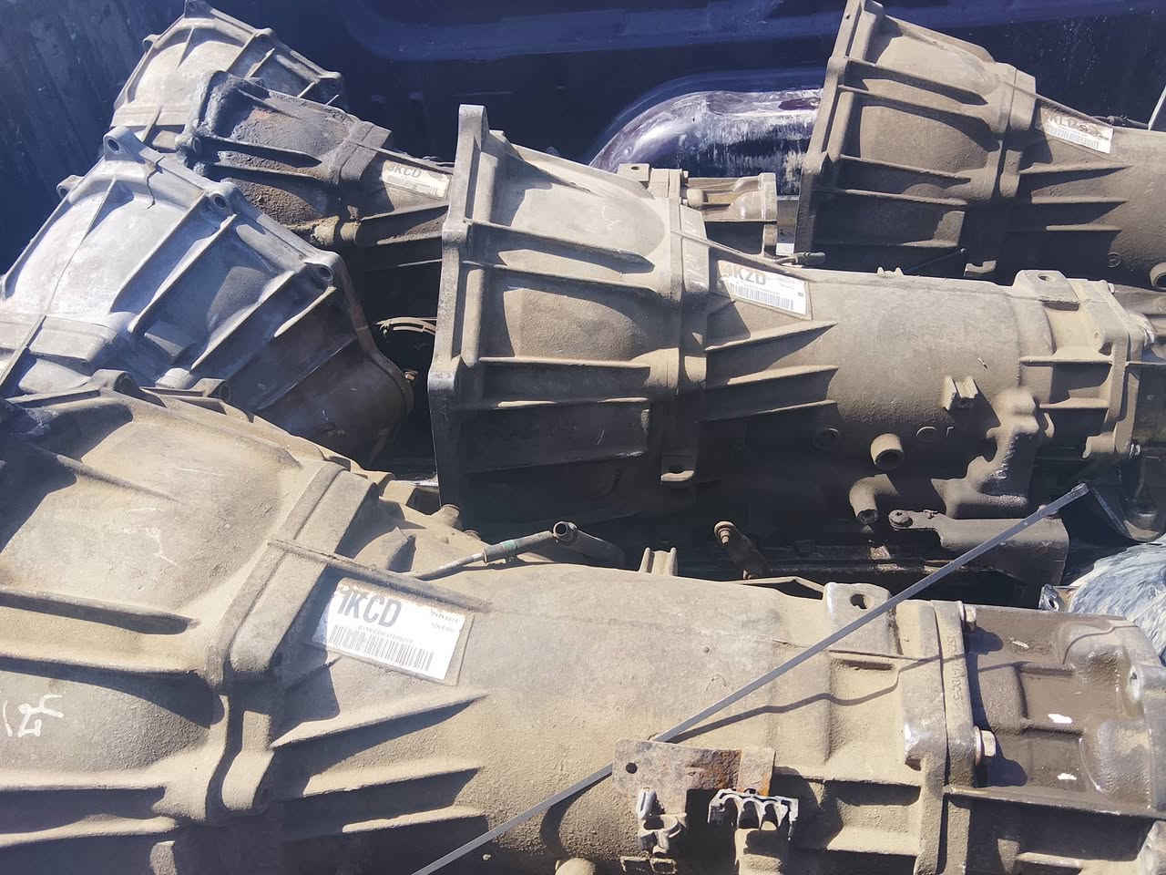 جير الفينيه 6 برغي 13 خط و15 خط مال حاويه السعر اربع ورقات ***********
