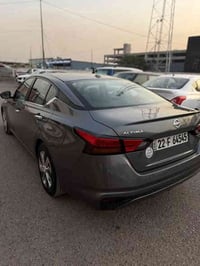 Nissan altima 2020 S  السيارة ماشيه ٨٦ الف ميل  بدون ايرباك ضررها موضح...