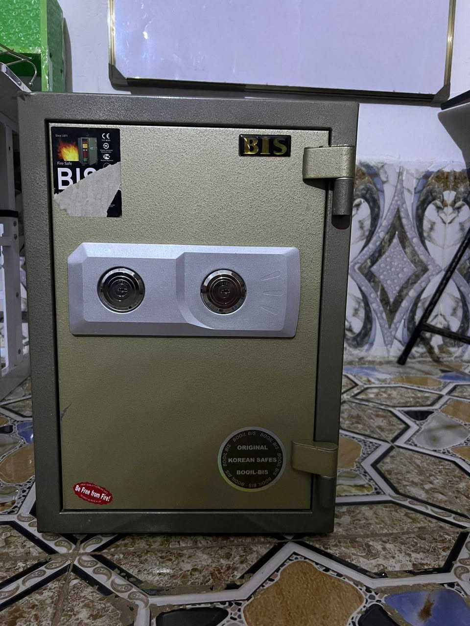 غراض للبيع كلهم جدد ونظيفات


**إذا كنت صاحب هذا الإعلان وتريد حذفه لأي سبب، رجاءا أرسل رسالة إلى الدعم الفني**