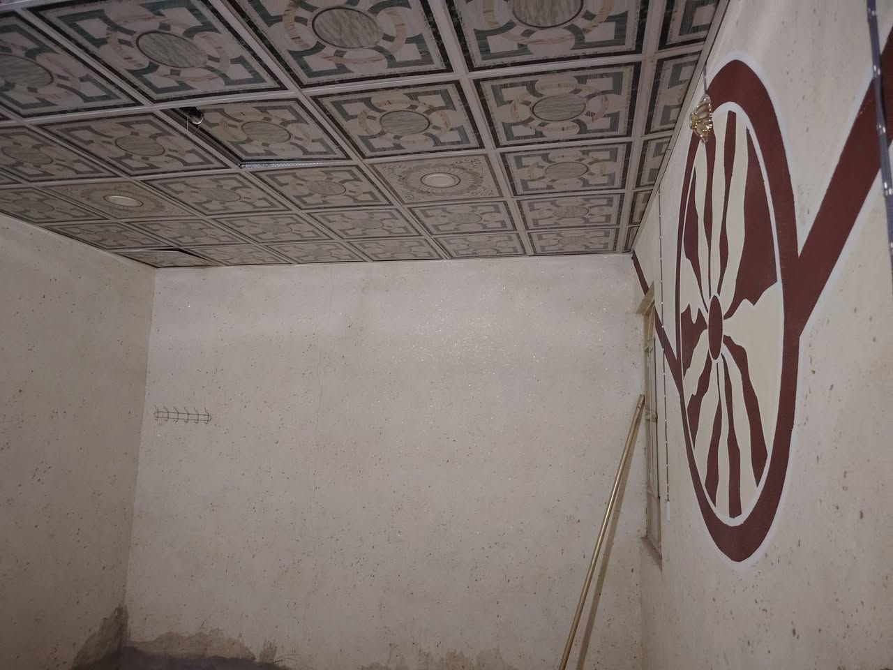 السلام عليكم بيت بشارع شيوخ بدايته حي ميسان مساحه 90 طابقين ب30 بي مجال ستفسار اكثر اتصل برقم ***********
