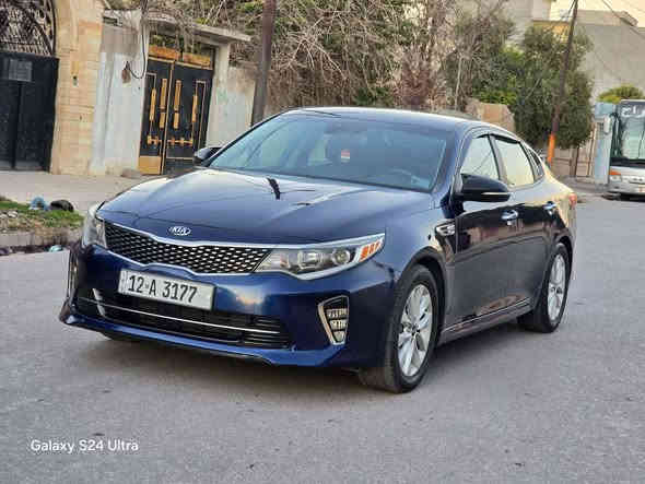 كيا اوبتيما 2018 ( S ) بلو
وارد امريكي  ماشية 97mi
 محرك 4سلندر حجم 2400 كير اوتوماتيك شرط المحرك والكير 
رقم نينوى دولي رقم وسنوية جديد  شرط التحويل 
بيها كوبون بانزين ⛽️ 
🚫 ضررها جدا خفيف صبغ دعامية خلفية  فقط بدون دواخل بدون اربكات الحوض سليم 
مرفوق صورها بأمريكا مع الصور 
مواصفات S
 كشنات جلد وكهرب 
حساس ضغط الاطارات شاشه كبيره كامرا 
 رادارات جانبيه  شاشه اعطال  كامره داخليه 
 اشاير بلمري فول تحكم ستيرن كروز سرعة مانع انزلاق 
ثلاث وضعيات قياده ( ايكو / نورمال / سبورت )
موصل الايسر 
 السعر 147
***********
***********
