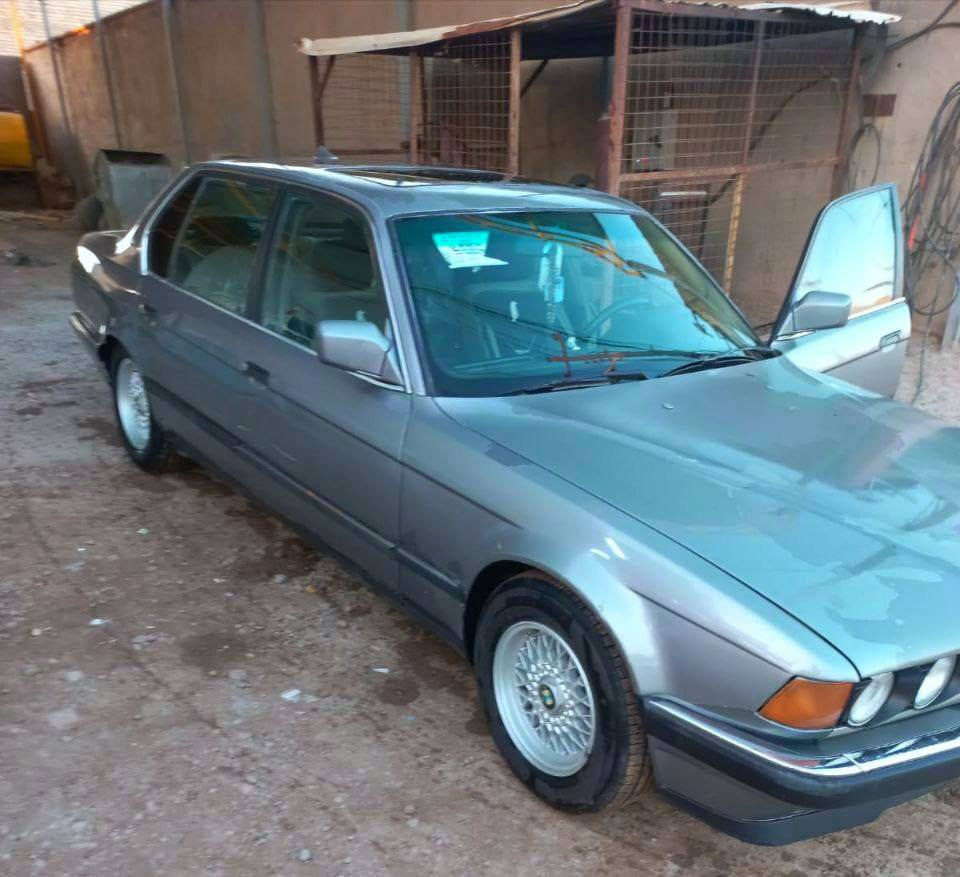 بي ام للبيع ٩٢ جنطه وقماره بلادي صبغ حزام محرك ٣ ونص رقم انكليزي بغداد الداخل نظيف مستعجل ع بيعتها السعر 45 والشراي بيها مجال 
مكانها صلاح الدين الدجيل الاستفسار الاتصال ع الرقم ***********  او ***********
