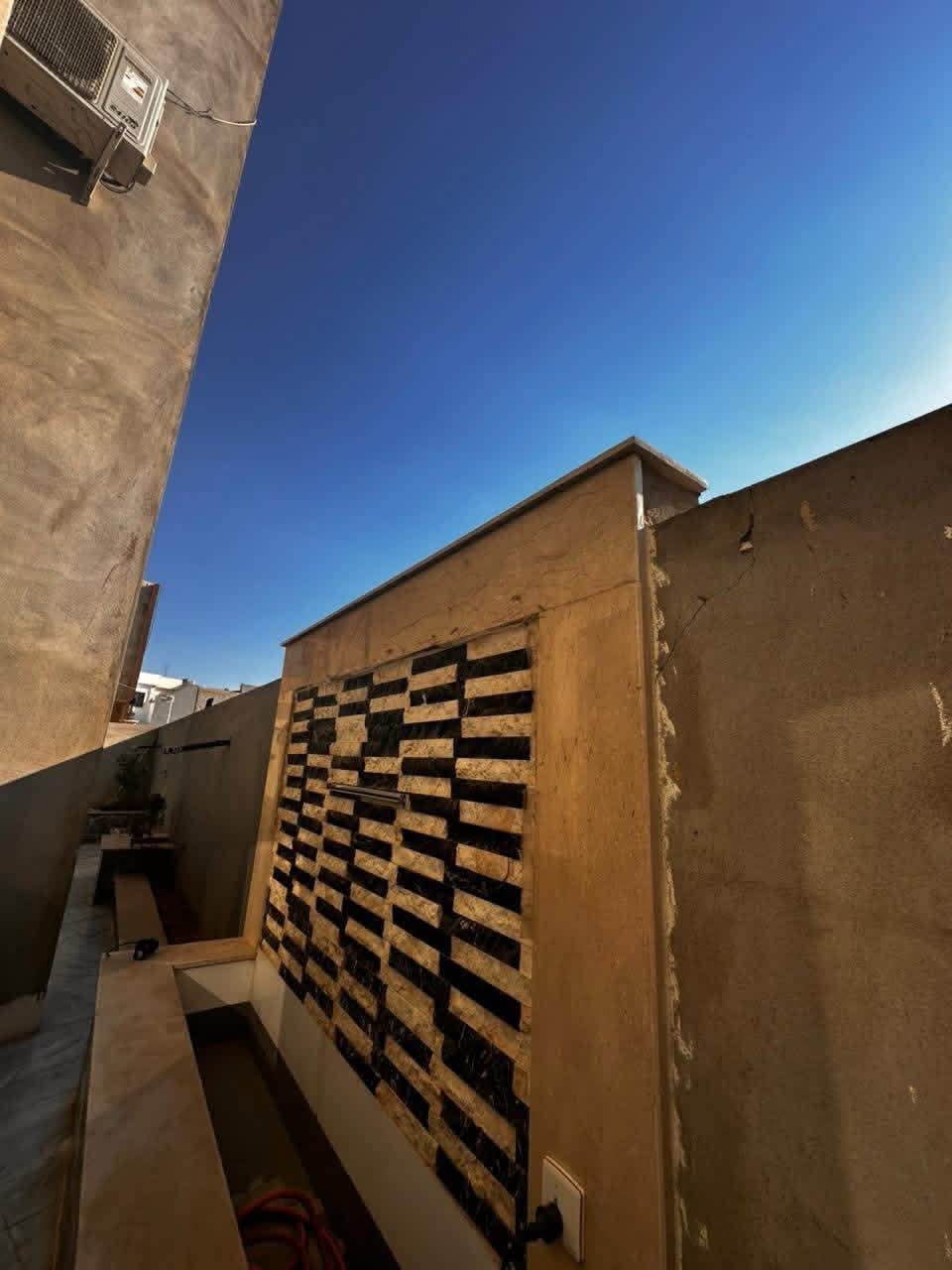 دار طابقين ( معزول ) للبيع حي التعليم العالي مجمع النور السكني
مساحتو 235 متر ركن شروق قبله موقع مميز وراقي وخدمات كامله بناء حديث فول Vib وراقي 

الطابق الاول : غرفتين نوم سويت وهول واستقبال وغرفة طعام ومطبخ ومخزن وصحيات ومناور وكراج واسع ونافوره 

الطابق الثاني : غرفتين نوم وهول ومطبخ واستقبال وصحيات 

عقارات الحيدر : شارع تلكيف بعد تيم مارت

* نستقبل جميع العروضات السكنية والتجارية * 

للاستفسار والتواصل اكثر الاتصال عل الارقام الاتية 📞

*********** ~ *********** ~ ***********
