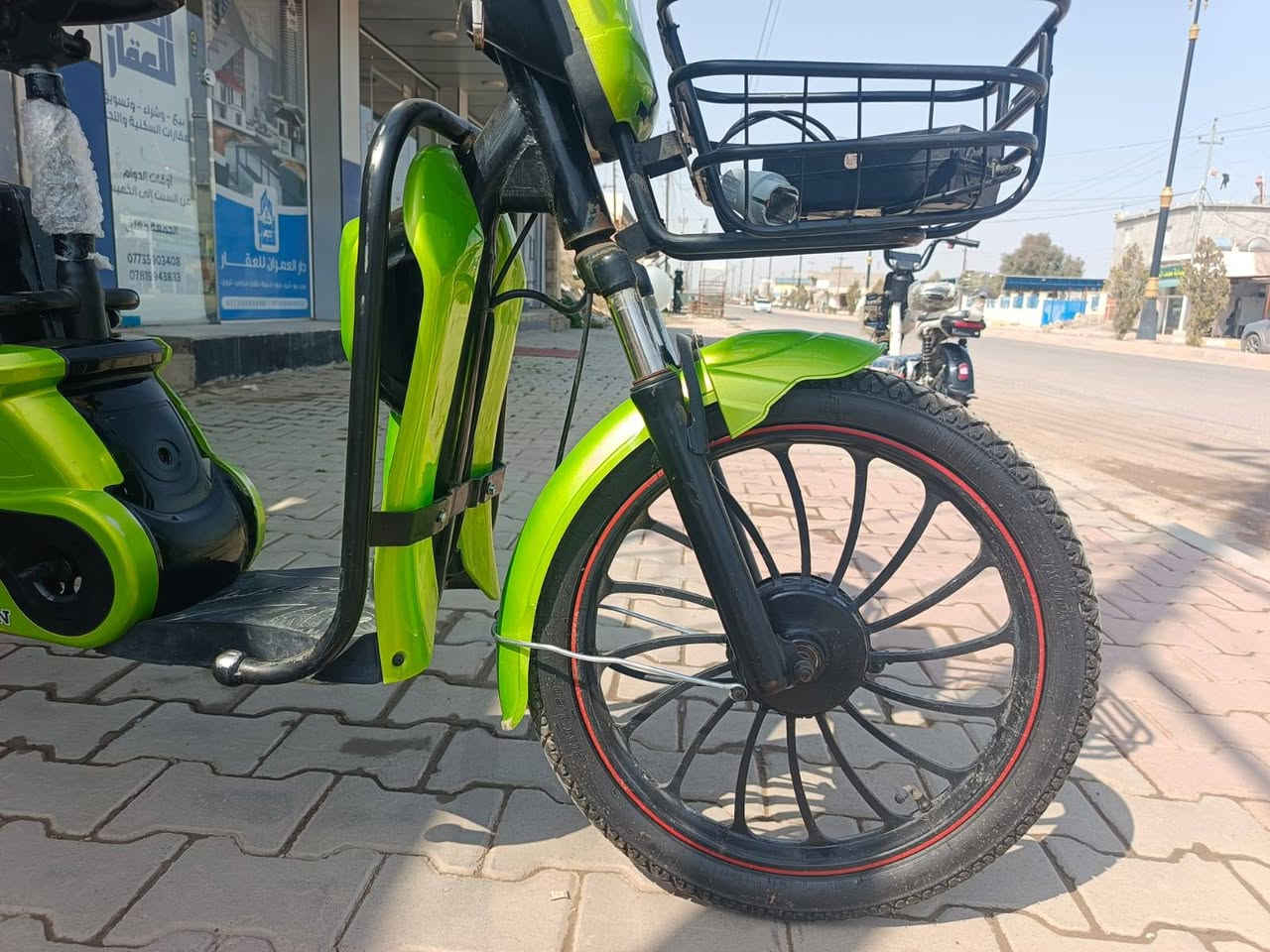 السلام عليكم
بايسكل شحن للبيع 🍏 جديد شرط 
موديل 2025 
حجم 20 
السرعة 99
4تبديلات نشاط فول 
5 بطاريات خدمي وشي راقي شرط ع فحص طخم جديد شرط 
لايت عالي ناصي 
اشاير يمين يسار 
رباعي شغال 
السعر 250 وبي مجال قليل 
مكاني الشرقاط قرب كراج الشرقاط بضبط 
رقم الهاتف***********
