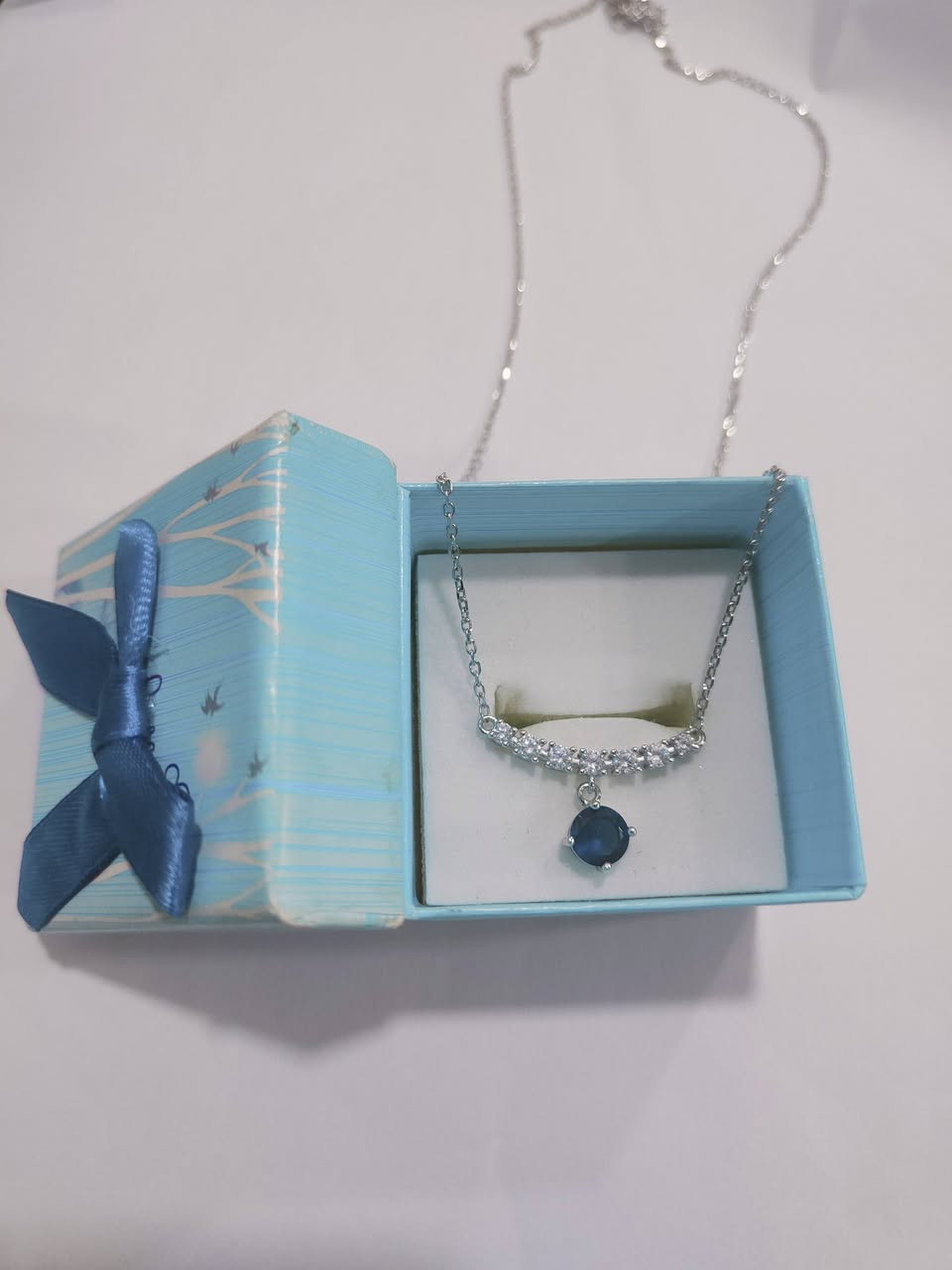 قلادة فضة عيار 925
للطلب والاستفسار يرجى مراسلة الصفحة 
يوجد لدينا خدمة توصيل بهرز مجاني


**إذا كنت صاحب هذا الإعلان وتريد حذفه لأي سبب، رجاءا أرسل رسالة إلى الدعم الفني**