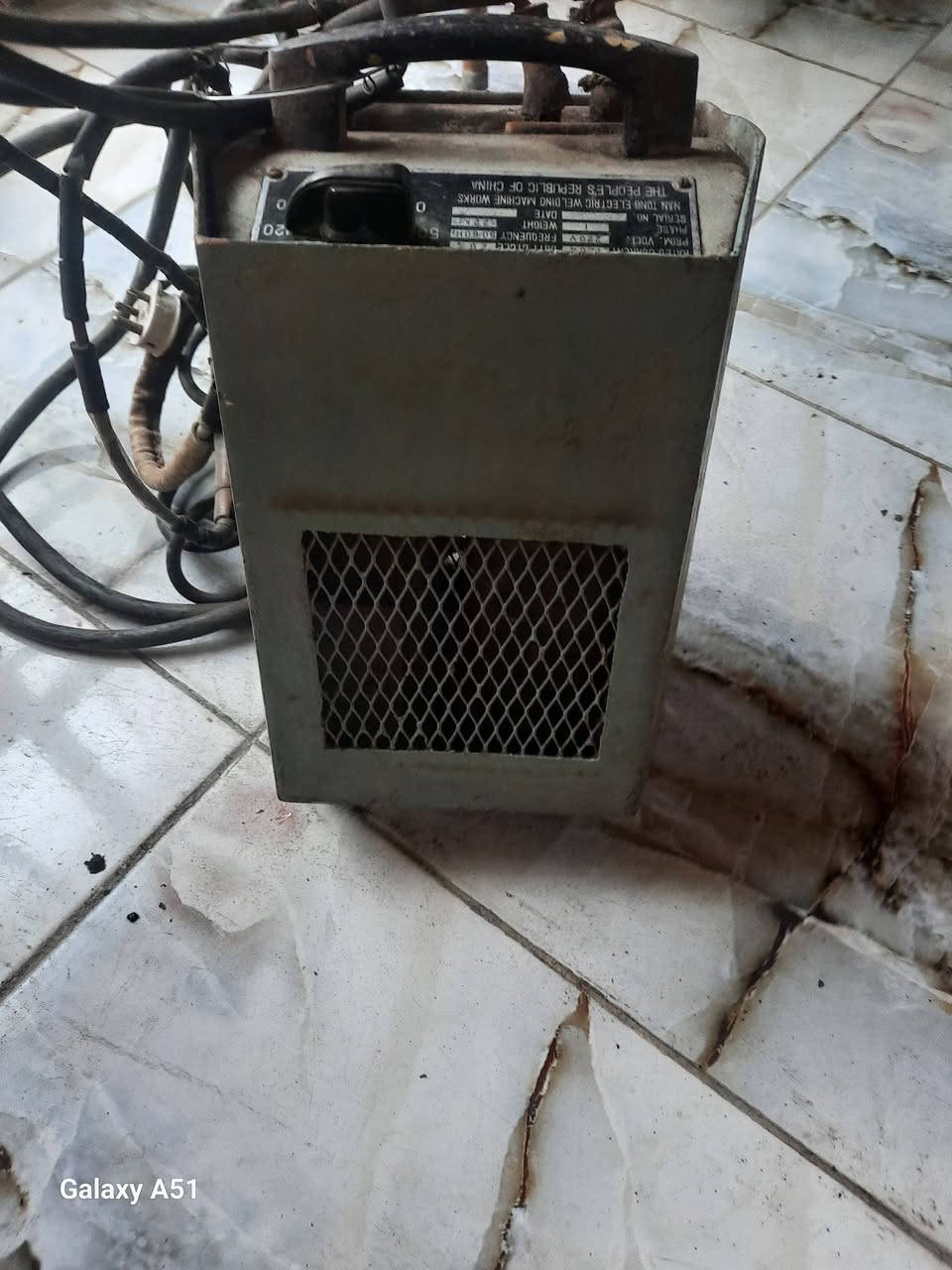 سلام عليكم  دريل ثابت او مكينه لحيم او كوسره ثابته او سندان شغالات العنوان بغداد رقم الهاتف ***********
