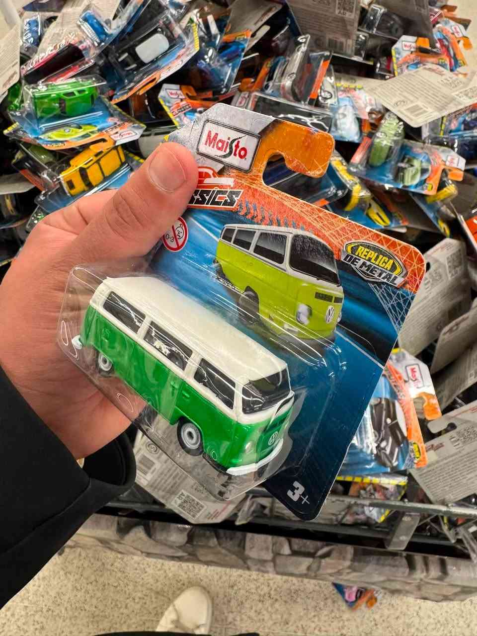 جزء من رحله الارجنتين 🇦🇷🤍🏎️
.
.
.
.
.
.
.
.
.
.
.
.
.
#sailordiecast
#diecast164scale
#DieCastCollection
#egyptian
#diecastcollector
#ArgentinaFans


**إذا كنت صاحب هذا الإعلان وتريد حذفه لأي سبب، رجاءا أرسل رسالة إلى الدعم الفني**