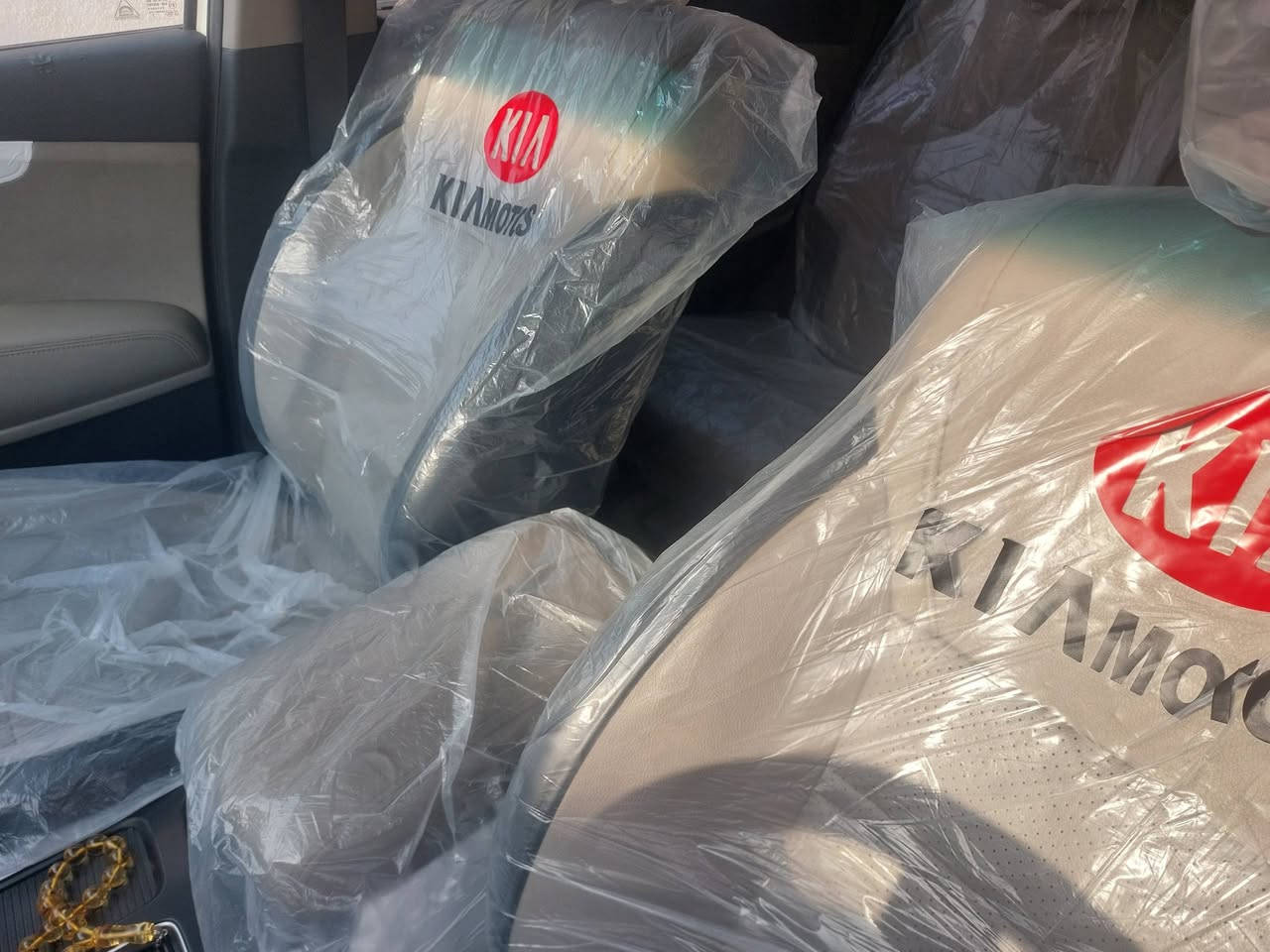 سورنتو خليجي كلين فول بانوراما بغداد موديل عشرين باسمي ماشيه 75 حقيقي، دكة جرس، فوك ال 120 محرك سته رقم مميز الاتصال ***********
